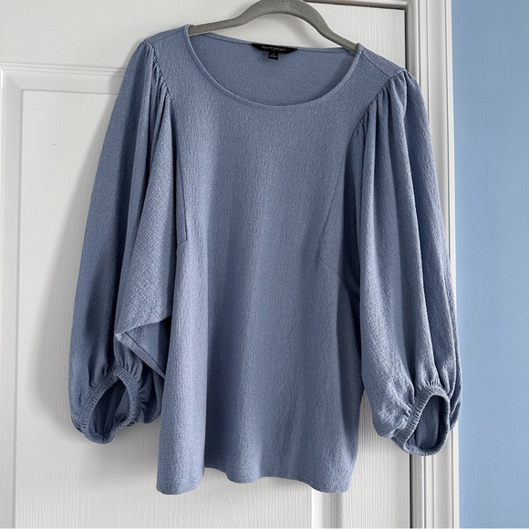 Textured Puff Sleeve Top - Picture 2 of 4